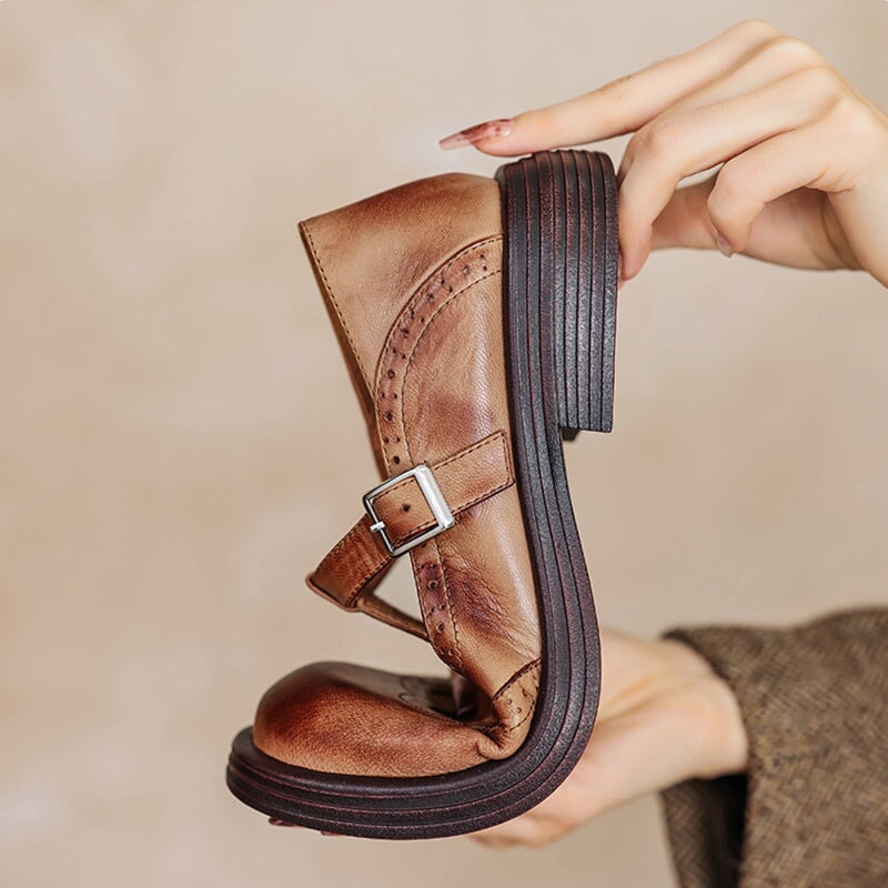 Elegant Mary Janes in Leather