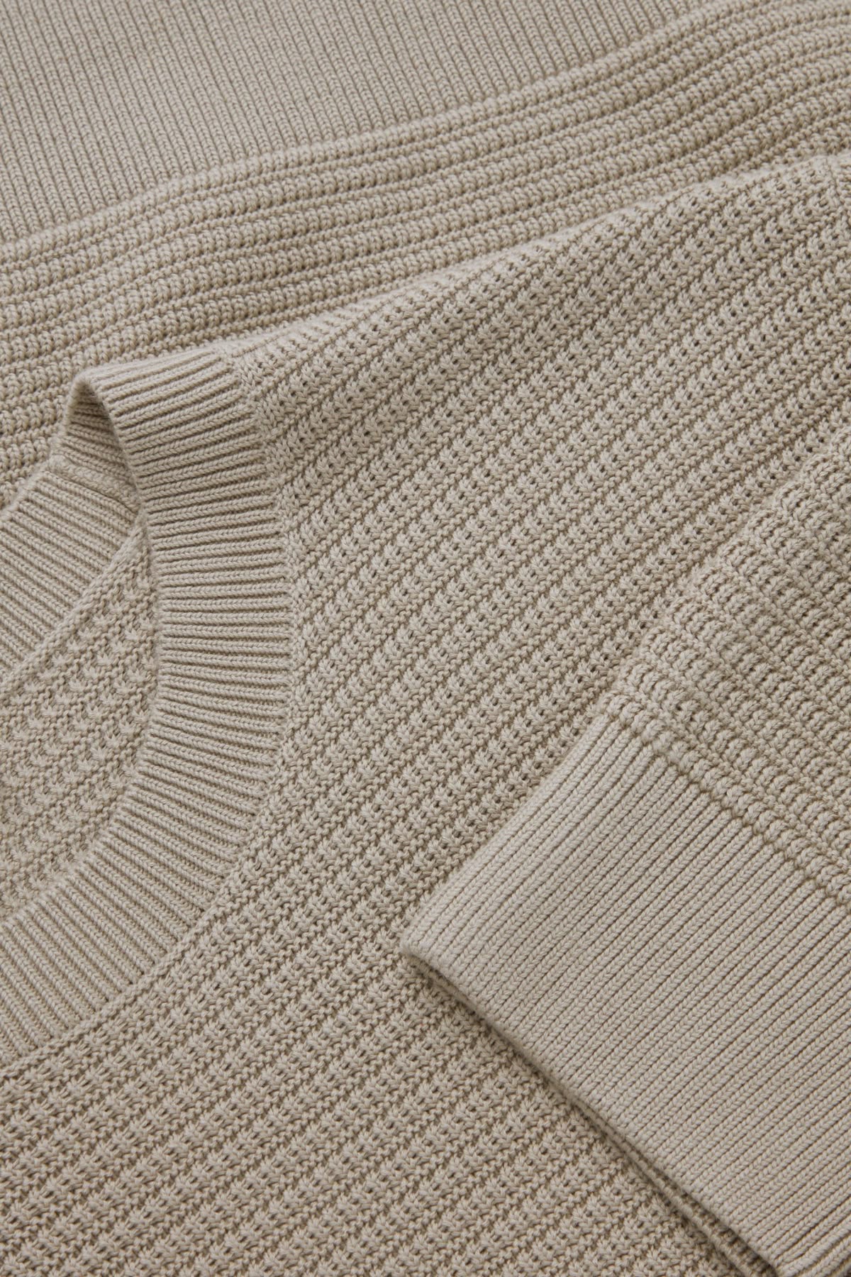 KNITWEAR