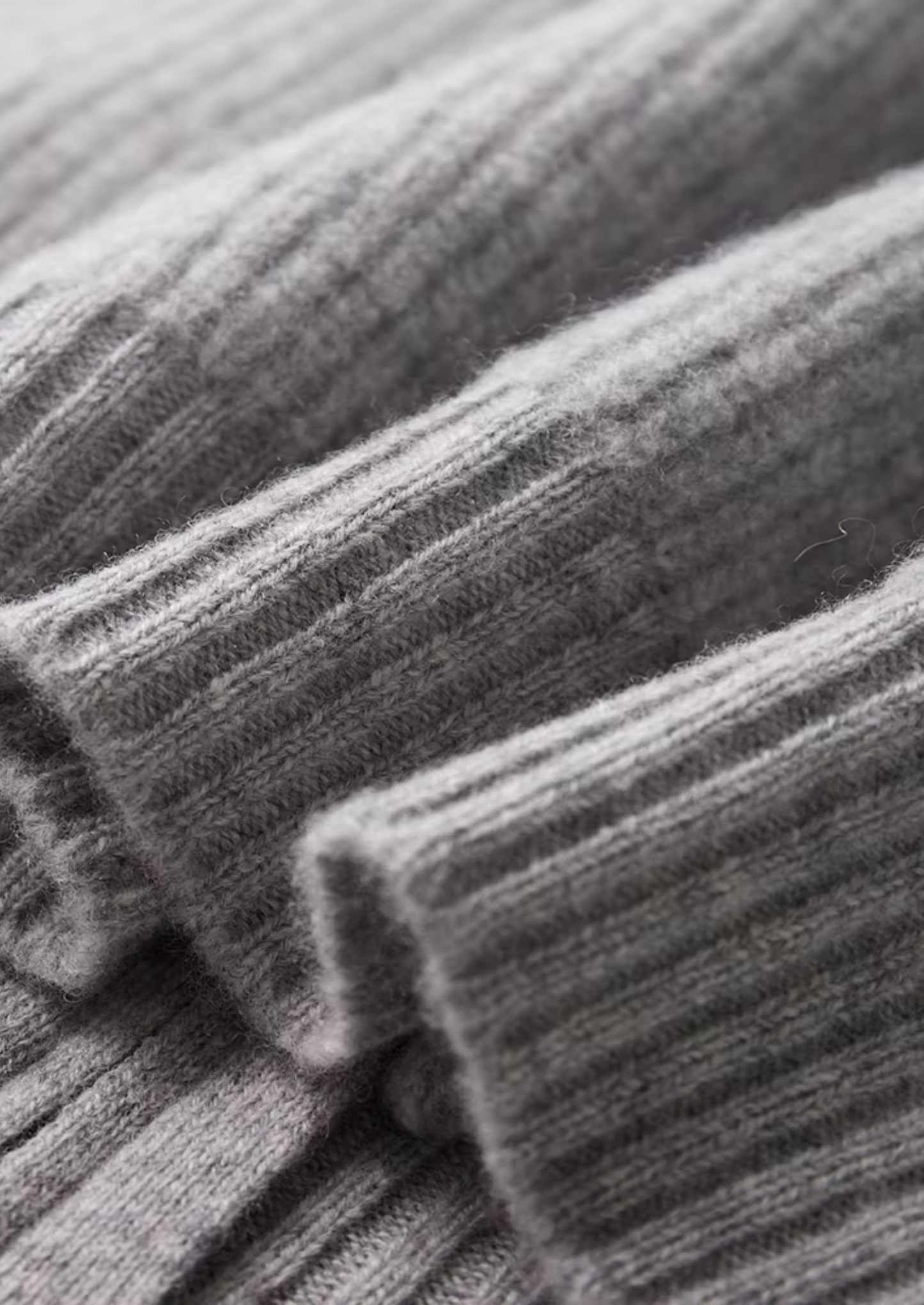 PUHDASTA ERITTÄIN HIENOA MERINOVILLAA RIBBED CARDIGAN