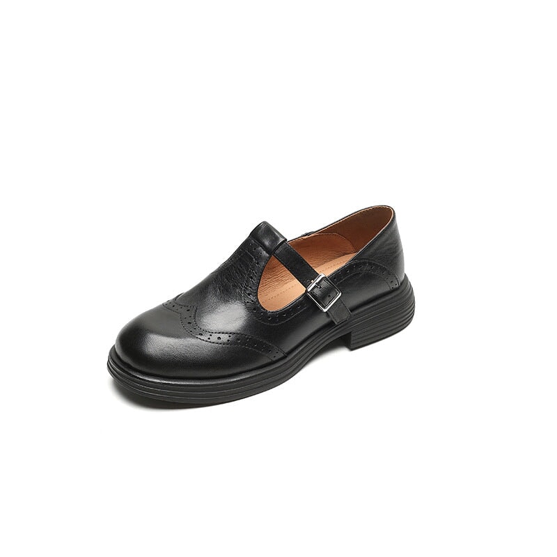 Elegant Mary Janes in Leather
