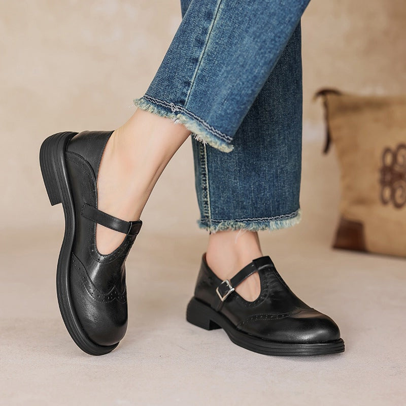 Elegant Mary Janes in Leather