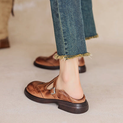 Elegant Mary Janes in Leather