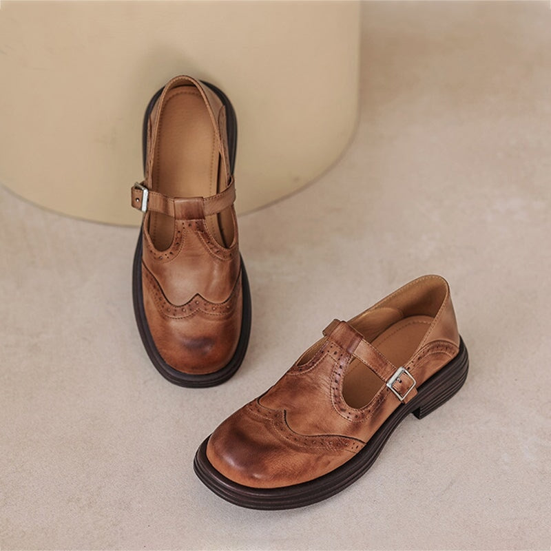 Elegant Mary Janes in Leather