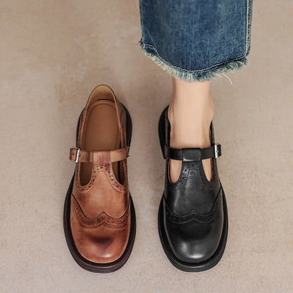 Elegant Mary Janes in Leather